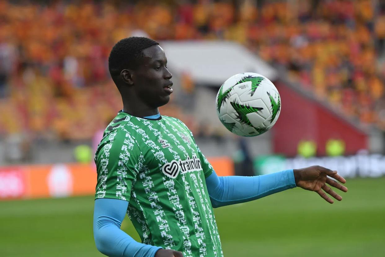 国际比赛日埃因霍温调整名单以备国王杯；主帅复盘环节打磨；信心回归；轮换策略成焦点的简单介绍